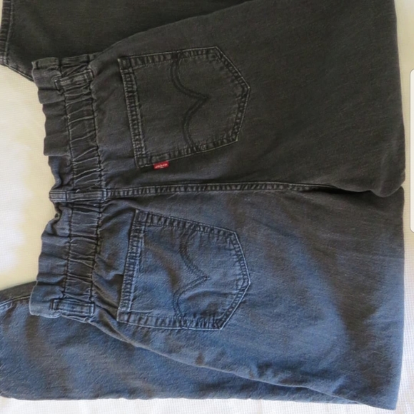 LEVI'S HIGH WAISTED TAPER - Picture 3 of 6